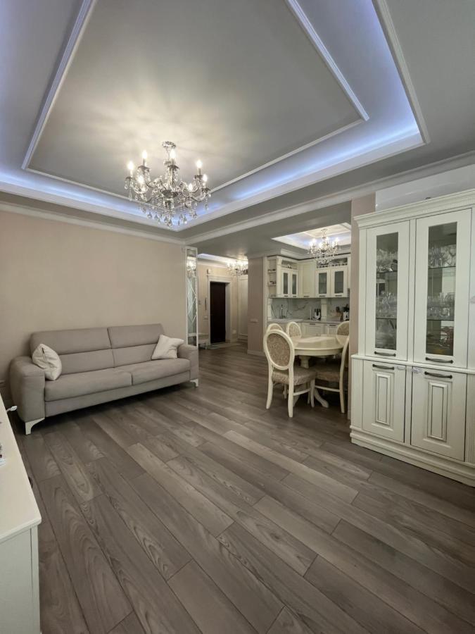 Apartament In The Center Of Chisinau Exterior foto